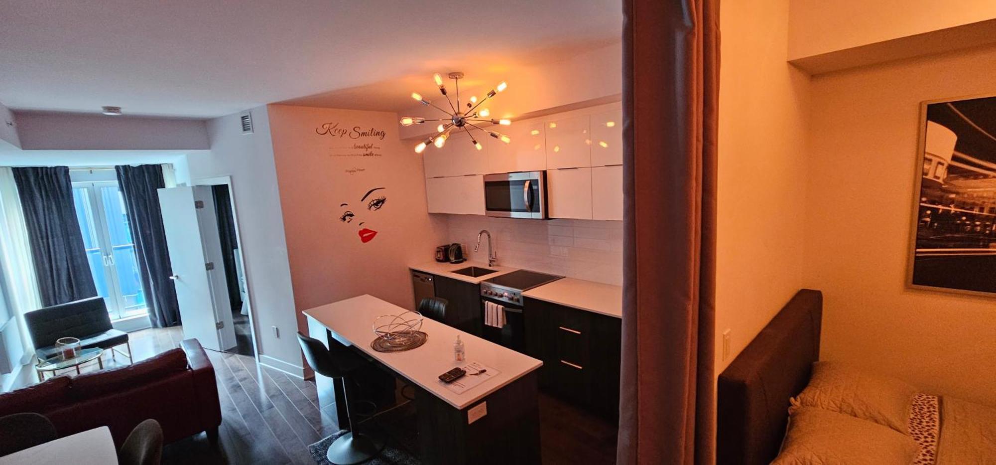2 Bedroom Condo In The Heart Of The City Montreal Luaran gambar
